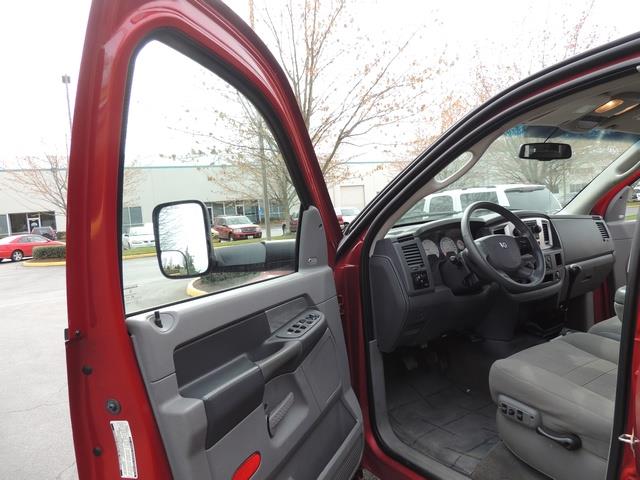 2007 Dodge Ram 3500 SLT / 4X4 / 5.9L DIESEL / DUALLY / 6-SPEED MANUAL   - Photo 13 - Portland, OR 97217