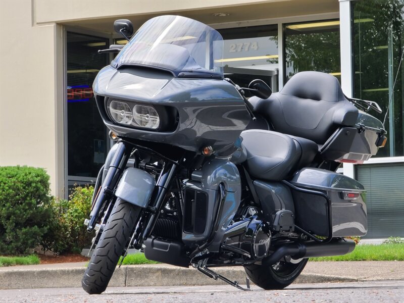 2022 HARLEY DAVIDSON Road Glide FLTRK  / Rare Color / Fully Loaded - Photo 2 - Portland, OR 97217