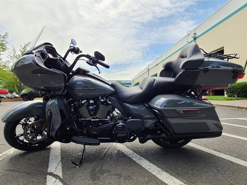 2022 HARLEY DAVIDSON Road Glide FLTRK  / Rare Color / Fully Loaded - Photo 3 - Portland, OR 97217