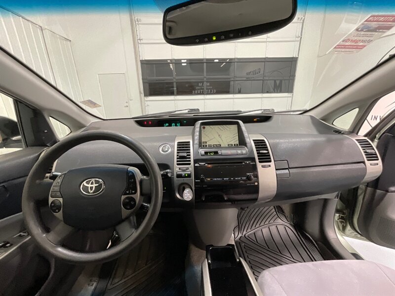 2008 Toyota Prius Touring Hybrid / Navigation & Camera / 134K MILES  / LOCAL CAR - Photo 35 - Gladstone, OR 97027