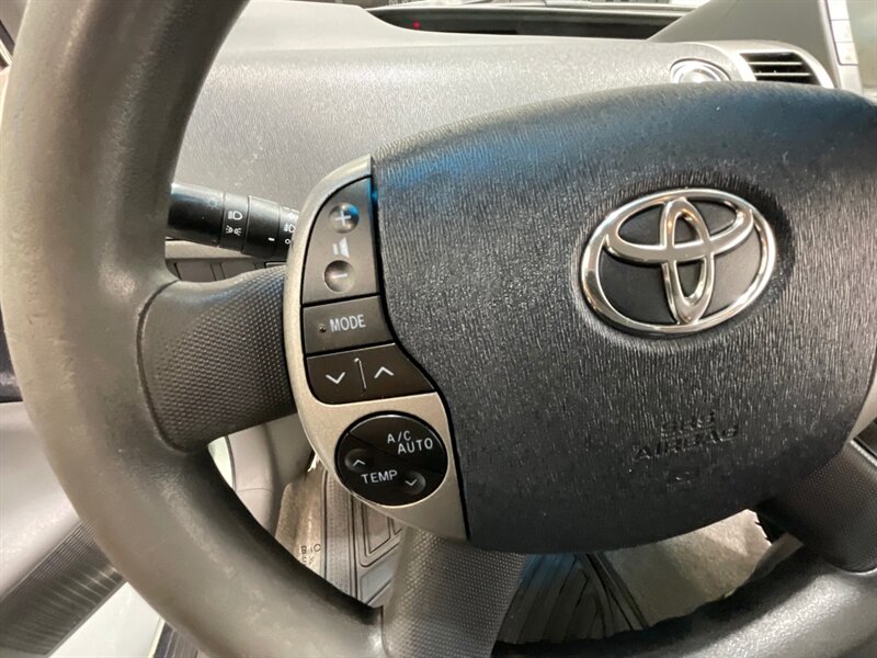 2008 Toyota Prius Touring Hybrid / Navigation & Camera / 134K MILES  / LOCAL CAR - Photo 38 - Gladstone, OR 97027