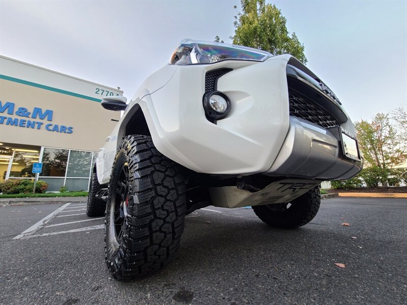 2018 Toyota 4Runner TRD OFF-ROAD PREMIUM 4X4 / CRAWL CONTROL / LIFTED  / NEW TRD WHEELS / NEW TIRES / 1-OWNER - Photo 9 - Portland, OR 97217