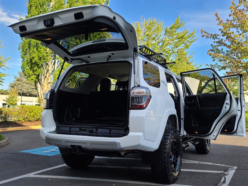 2018 Toyota 4Runner TRD OFF-ROAD PREMIUM 4X4 / CRAWL CONTROL / LIFTED  / NEW TRD WHEELS / NEW TIRES / 1-OWNER - Photo 30 - Portland, OR 97217