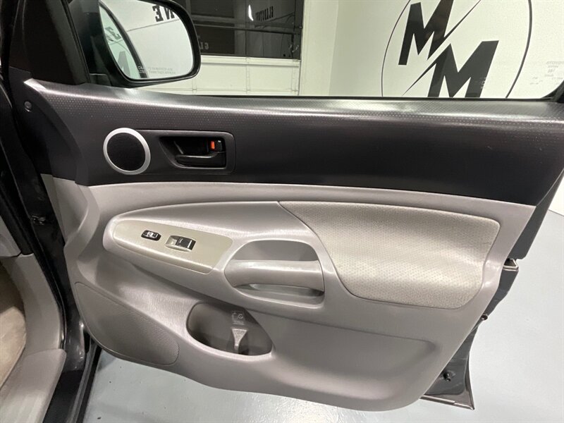2010 Toyota Tacoma SR5 5-SPEED MANUAL / 4Cyl / 1-Owner /52K MILES / Backup Camera / Towing Pkg / ZERO RUST - Photo 33 - Gladstone, OR 97027