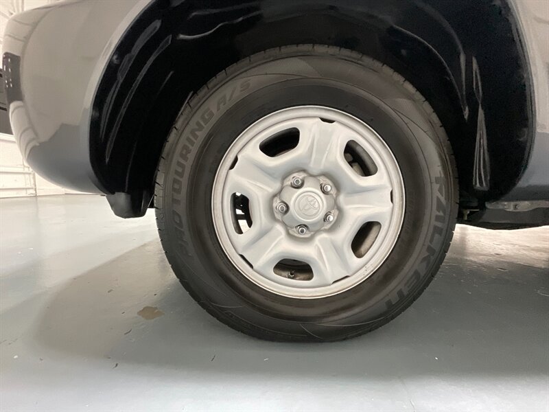 2010 Toyota Tacoma SR5 5-SPEED MANUAL / 4Cyl / 1-Owner /52K MILES / Backup Camera / Towing Pkg / ZERO RUST - Photo 23 - Gladstone, OR 97027