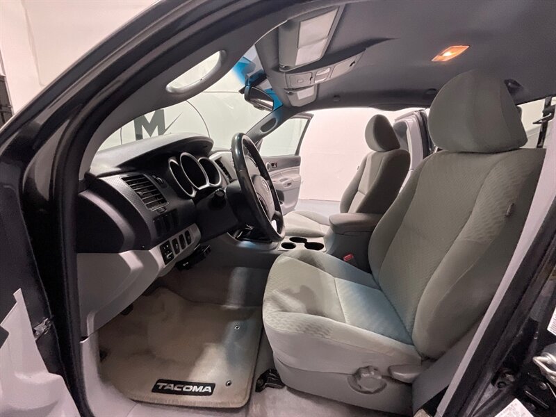 2010 Toyota Tacoma SR5 5-SPEED MANUAL / 4Cyl / 1-Owner /52K MILES / Backup Camera / Towing Pkg / ZERO RUST - Photo 13 - Gladstone, OR 97027