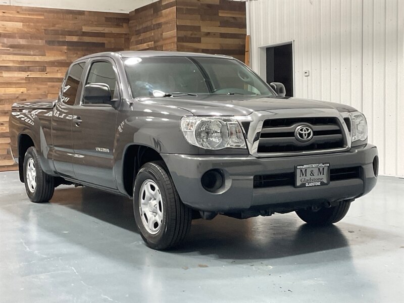 2010 Toyota Tacoma SR5 5-SPEED MANUAL / 4Cyl / 1-Owner /52K MILES / Backup Camera / Towing Pkg / ZERO RUST - Photo 2 - Gladstone, OR 97027
