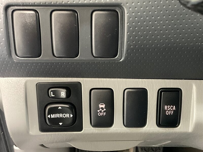 2010 Toyota Tacoma SR5 5-SPEED MANUAL / 4Cyl / 1-Owner /52K MILES / Backup Camera / Towing Pkg / ZERO RUST - Photo 19 - Gladstone, OR 97027