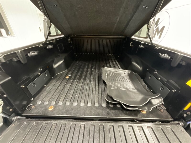 2010 Toyota Tacoma SR5 5-SPEED MANUAL / 4Cyl / 1-Owner /52K MILES / Backup Camera / Towing Pkg / ZERO RUST - Photo 10 - Gladstone, OR 97027