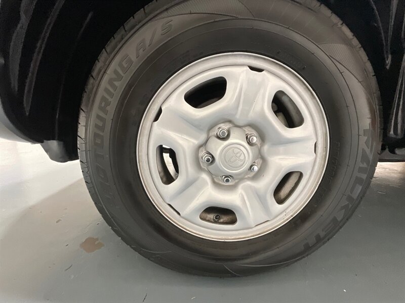 2010 Toyota Tacoma SR5 5-SPEED MANUAL / 4Cyl / 1-Owner /52K MILES / Backup Camera / Towing Pkg / ZERO RUST - Photo 41 - Gladstone, OR 97027