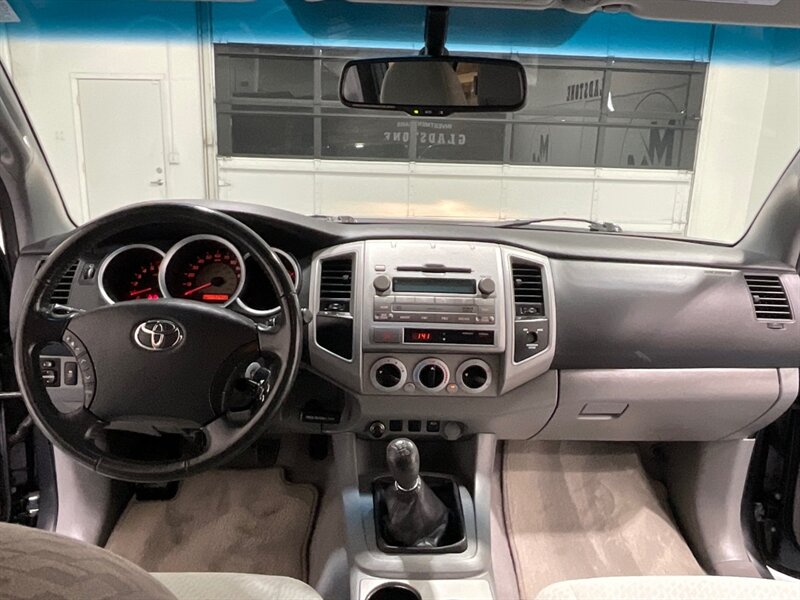 2010 Toyota Tacoma SR5 5-SPEED MANUAL / 4Cyl / 1-Owner /52K MILES / Backup Camera / Towing Pkg / ZERO RUST - Photo 35 - Gladstone, OR 97027