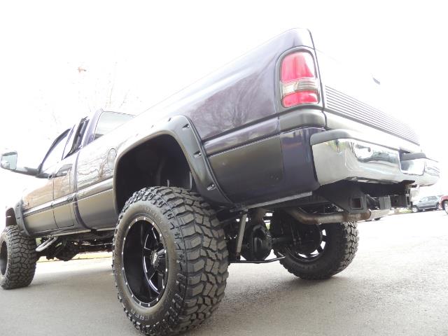 1999 Dodge Ram 2500 Laramie 4X4 / 5.9 CUMMINS DIESEL /  5 SPEED MANUAL   - Photo 11 - Portland, OR 97217