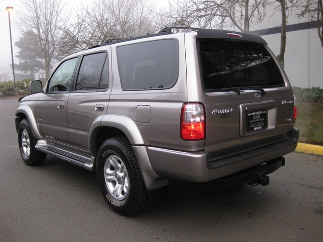 2002 Toyota 4Runner SR5   - Photo 4 - Portland, OR 97217