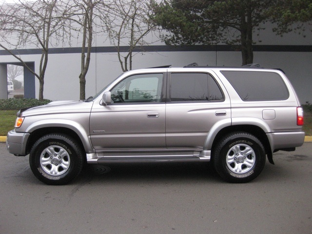 2002 Toyota 4Runner SR5   - Photo 3 - Portland, OR 97217