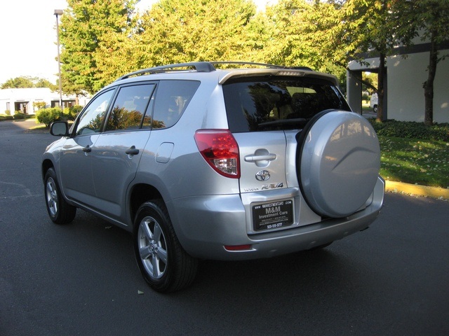 2007 Toyota RAV4 4WD 4-cyl / Auto / 7-Passengers / 3RD Row Seats   - Photo 4 - Portland, OR 97217