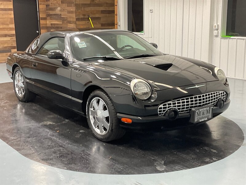 2002 Ford Thunderbird Deluxe Convertible HARD TOP / ONLY 89,000 MILES  / LOCAL CAR / Leather - Photo 2 - Gladstone, OR 97027