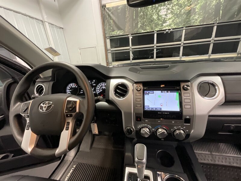 2019 Toyota Tundra TRD Pro Crew Cab 4X4 / 1-OWNER / 24,000 MILES   - Photo 17 - Gladstone, OR 97027