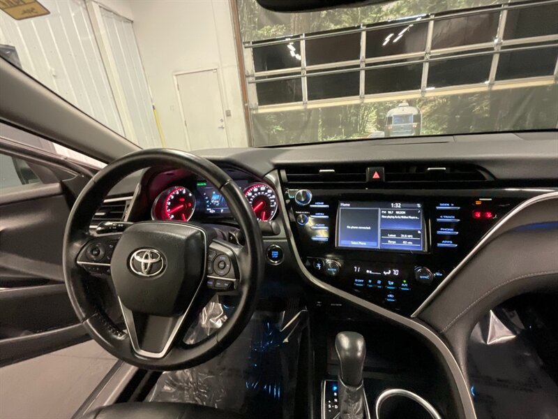 2018 Toyota Camry XSE Premium / 4Cyl / PANO MOONROOF / Leather  Navigation & Backup Camera / Leather & Heated Seats / Panoramic moonroof / Local Car / CLEAN CLEAN !! - Photo 22 - Gladstone, OR 97027