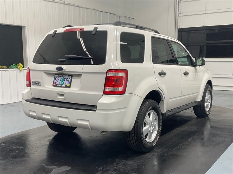 2012 Ford Escape XLT 4X4 / 2.5L 4Cyl / Leather Heated / 61,000 MILE  / Sunroof / LOCAL - Photo 9 - Gladstone, OR 97027