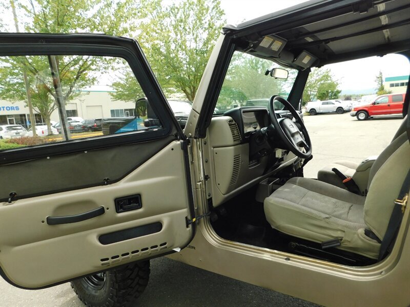 2005 Jeep Wrangler X 2DR / 4x4 / 6 Speed / WINCH / NEW MUD TIRES   - Photo 13 - Portland, OR 97217