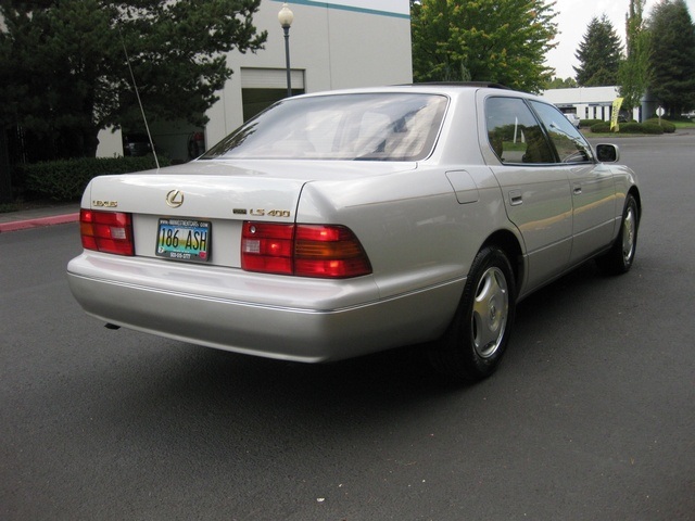 1997 Lexus LS 400 Coach edition / Luxury Sedan