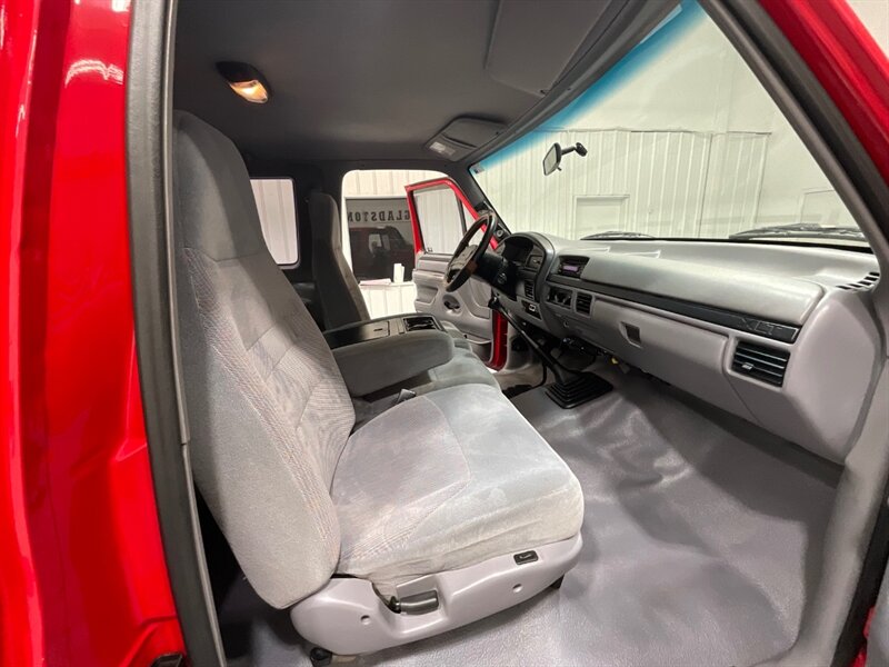 1997 Ford F-250 XLT 4X4 5-SPEED MANUAL / 7.3L TURBO DIESEL /HD / LOCAL TRUCK / LONG BED / ONLY 113,000 MILES - Photo 14 - Gladstone, OR 97027