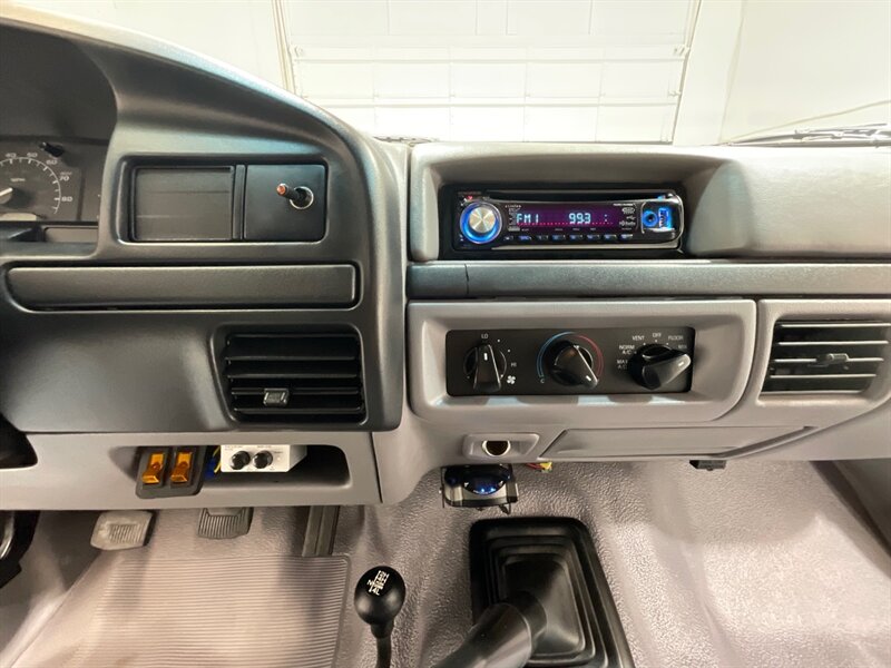 1997 Ford F-250 XLT 4X4 5-SPEED MANUAL / 7.3L TURBO DIESEL /HD / LOCAL TRUCK / LONG BED / ONLY 113,000 MILES - Photo 18 - Gladstone, OR 97027