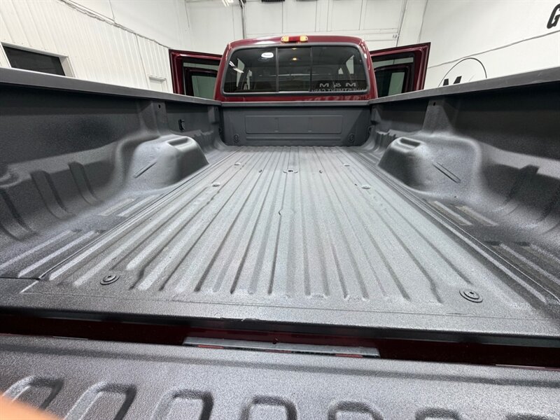 2000 Ford F-350 XLT 4X4 7.3L DIESEL / DUALLY / 57,000 MILES  / LONG BED / BRAND NEW TIRES / ZERO RUST /1-OWNER - Photo 11 - Gladstone, OR 97027