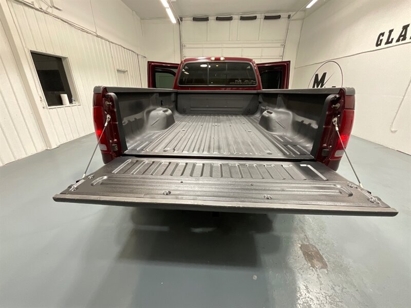 2000 Ford F-350 XLT 4X4 7.3L DIESEL / DUALLY / 57,000 MILES / LONG BED / BRAND NEW TIRES / ZERO RUST /1-OWNER - Photo 11 - Gladstone, OR 97027