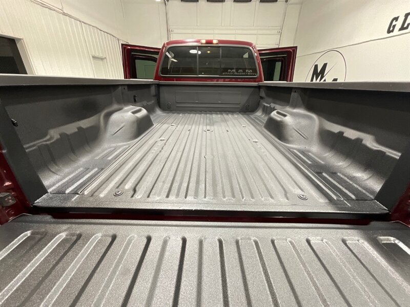 2000 Ford F-350 XLT 4X4 7.3L DIESEL / DUALLY / 57,000 MILES / LONG BED / BRAND NEW TIRES / ZERO RUST /1-OWNER - Photo 10 - Gladstone, OR 97027