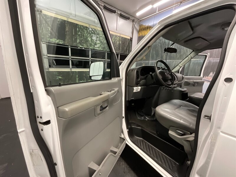 2003 Ford E-Series Van E-350 Super Duty EXTENDED CARGO VAN / 7.3L DIESEL  1-TON / 7.3L DIESEL / EXTENDED CARGO / BACKUP CAMERA / RUST FREE / CLEAN - Photo 13 - Gladstone, OR 97027