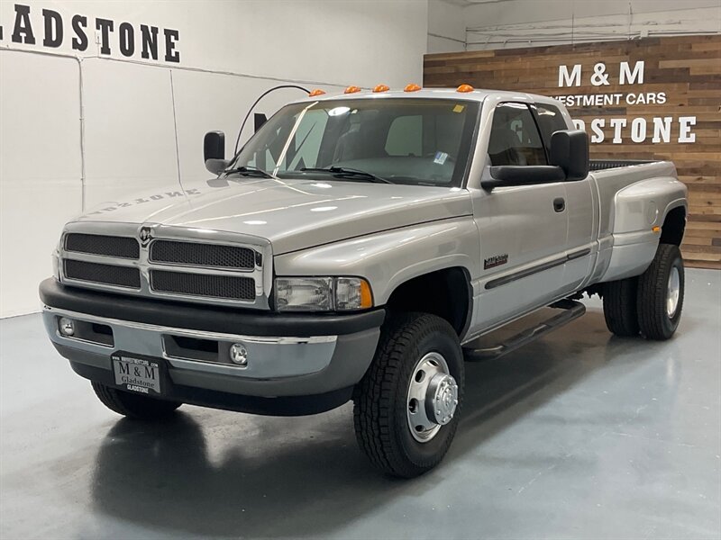 2001 Dodge Ram 3500 SLT Plus 4X4 /5.9L DIESEL/6-SPEED/ 27,000 MILES  / DUALLY / LONG BED / ZERO RUST / ORIGINAL 27K MILES - Photo 1 - Gladstone, OR 97027