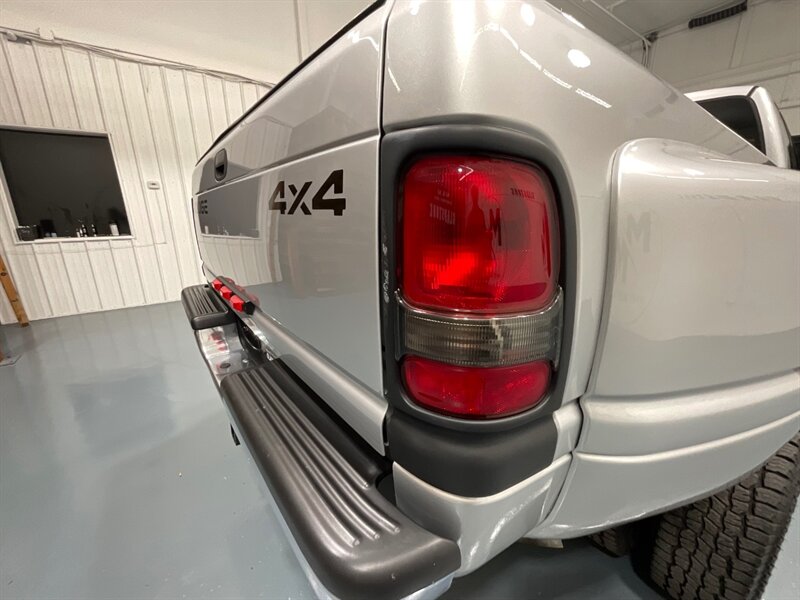 2001 Dodge Ram 3500 SLT Plus 4X4 /5.9L DIESEL/6-SPEED/ 27,000 MILES  / DUALLY / LONG BED / ZERO RUST / ORIGINAL 27K MILES - Photo 29 - Gladstone, OR 97027