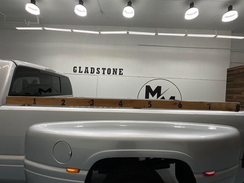 2001 Dodge Ram 3500 SLT Plus 4X4 /5.9L DIESEL/6-SPEED/ 27,000 MILES  / DUALLY / LONG BED / ZERO RUST / ORIGINAL 27K MILES - Photo 9 - Gladstone, OR 97027