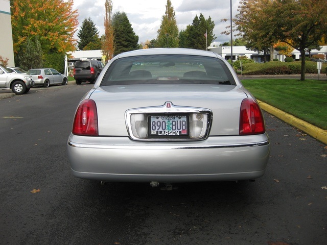 2001 Lincoln Town Car Executive   - Photo 4 - Portland, OR 97217