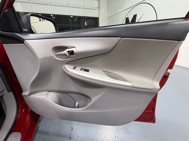 2013 Toyota Corolla LE 4dr Sedan 4cyl /Sunroof / 108k Miles - Photo 33 - Gladstone, OR 97027