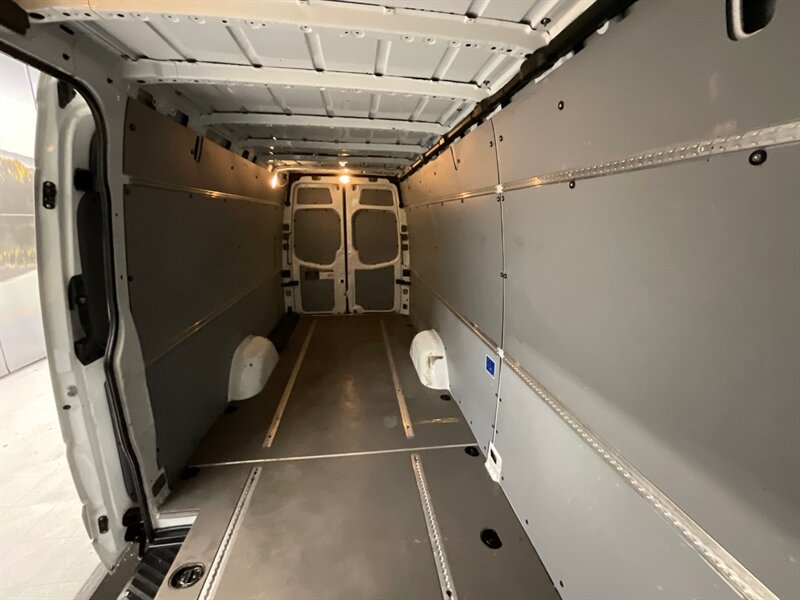 2018 Mercedes-Benz Sprinter 2500 Cargo Van 3.0L V6 DIESEL / HIGHROOF EXTENDED  / 1-OWNER /Backup Camera / HIGH ROOF / 170 " WB EXTENDED LENGTH / 97,000 MILES - Photo 14 - Gladstone, OR 97027