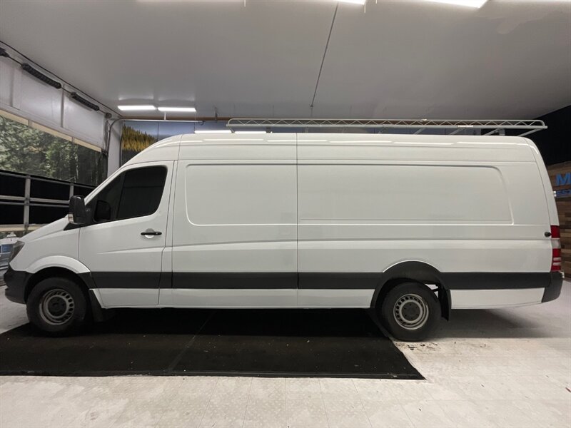 2018 Mercedes-Benz Sprinter 2500 Cargo Van 3.0L V6 DIESEL / HIGHROOF EXTENDED  / 1-OWNER /Backup Camera / HIGH ROOF / 170 " WB EXTENDED LENGTH / 97,000 MILES - Photo 3 - Gladstone, OR 97027