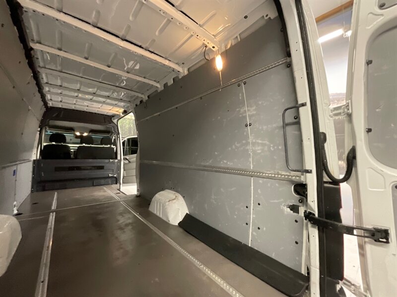 2018 Mercedes-Benz Sprinter 2500 Cargo Van 3.0L V6 DIESEL / HIGHROOF EXTENDED  / 1-OWNER /Backup Camera / HIGH ROOF / 170 " WB EXTENDED LENGTH / 97,000 MILES - Photo 12 - Gladstone, OR 97027