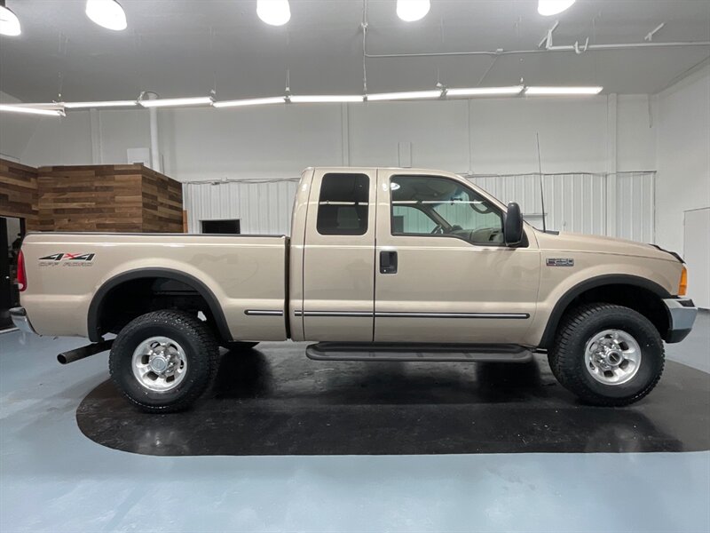 1999 Ford F-250 Lariat Super Duty 4X4 / 7.3L DIESEL /Leather Seats  / NO RUST / Short Bed - Photo 4 - Gladstone, OR 97027