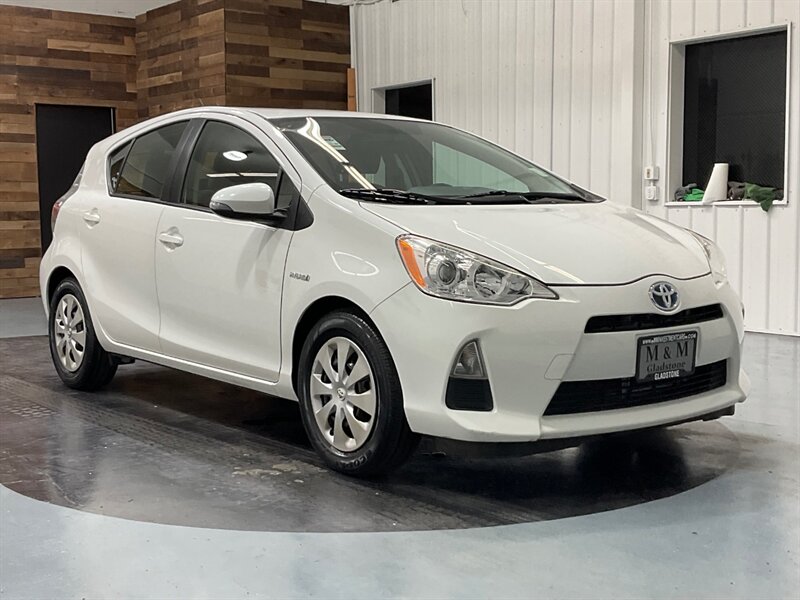 2014 Toyota Prius C Two Hatchback / Hybrid / NEW TIRES /68K MILES   - Photo 2 - Gladstone, OR 97027