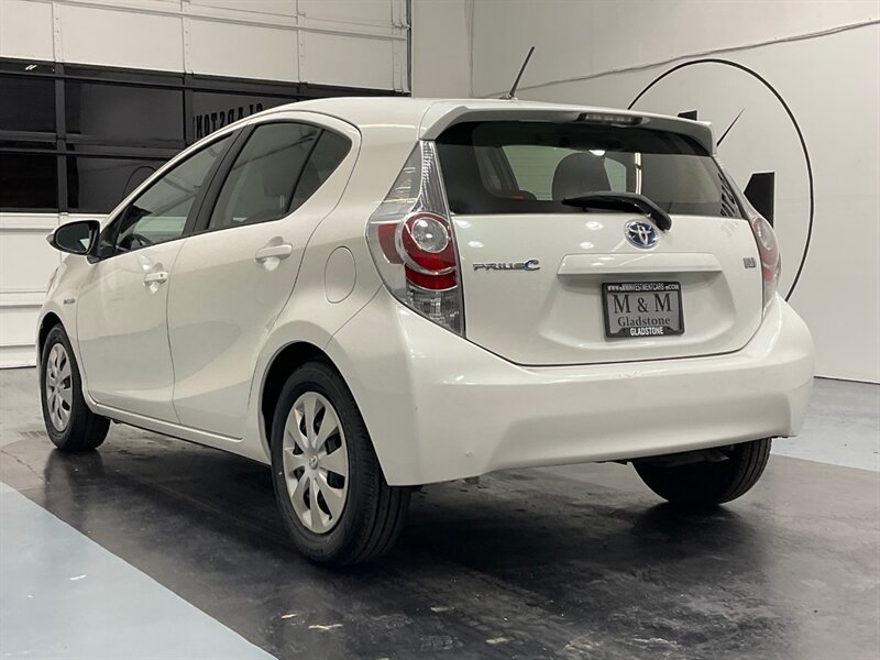 2014 Toyota Prius C Two Hatchback / Hybrid / NEW TIRES /68K MILES   - Photo 8 - Gladstone, OR 97027