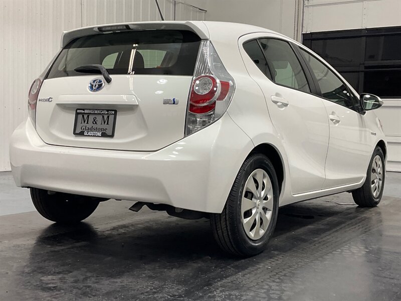 2014 Toyota Prius C Two Hatchback / Hybrid / NEW TIRES /68K MILES   - Photo 7 - Gladstone, OR 97027