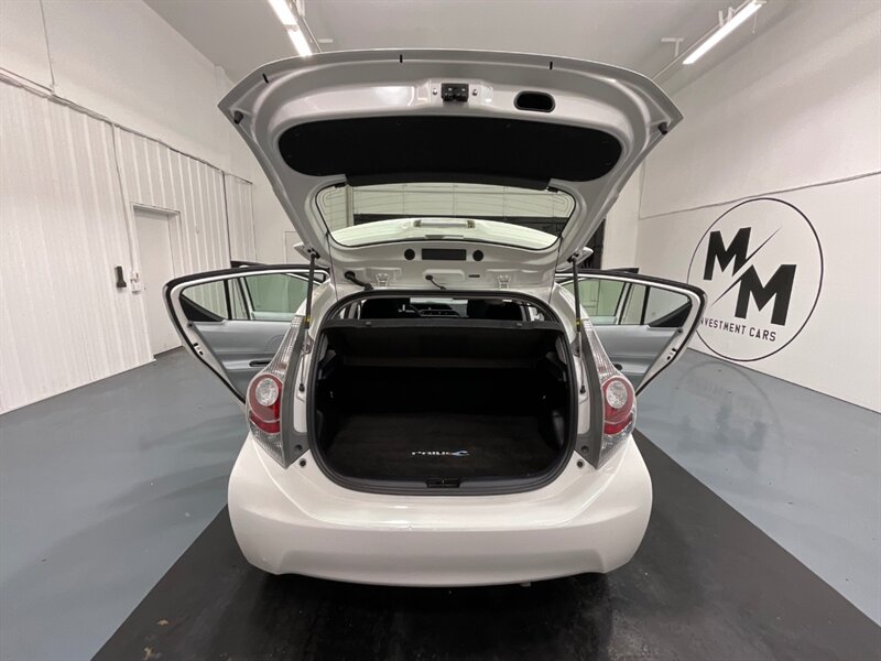 2014 Toyota Prius C Two Hatchback / Hybrid / NEW TIRES /68K MILES   - Photo 30 - Gladstone, OR 97027