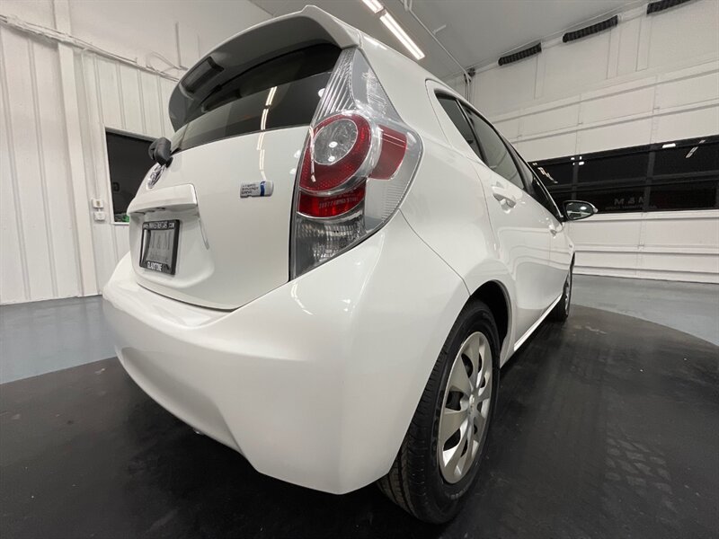 2014 Toyota Prius C Two Hatchback / Hybrid / NEW TIRES /68K MILES   - Photo 35 - Gladstone, OR 97027