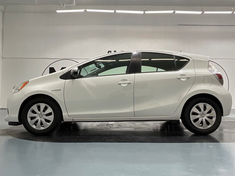 2014 Toyota Prius C Two Hatchback / Hybrid / NEW TIRES /68K MILES   - Photo 3 - Gladstone, OR 97027