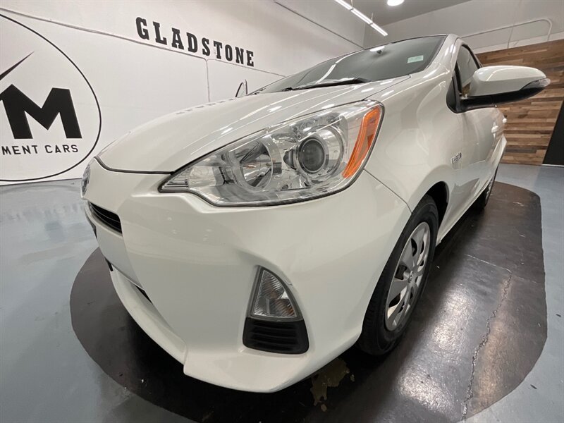 2014 Toyota Prius C Two Hatchback / Hybrid / NEW TIRES /68K MILES   - Photo 33 - Gladstone, OR 97027