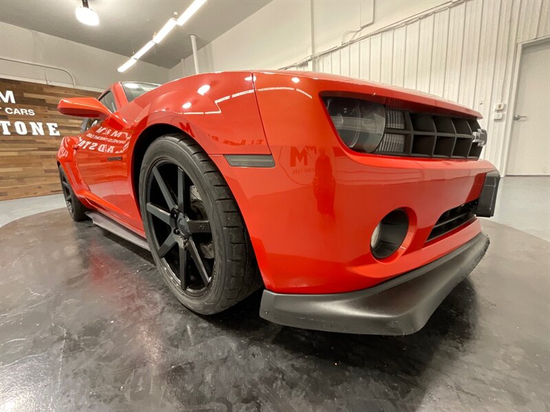 2011 Chevrolet Camaro LT Coupe / RS PKG /Leather Heated Seats/ 79K MILES  / SHARP - Photo 32 - Gladstone, OR 97027