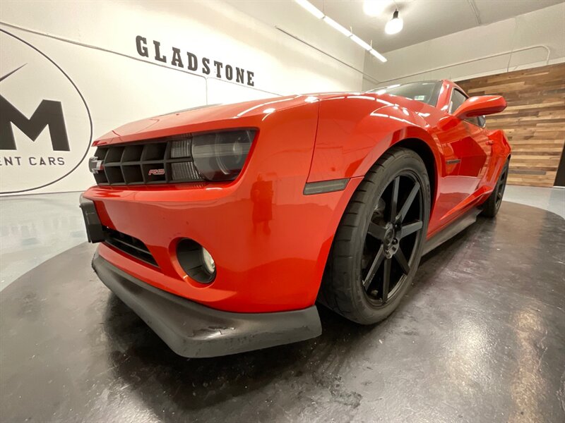 2011 Chevrolet Camaro LT Coupe / RS PKG /Leather Heated Seats/ 79K MILES  / SHARP - Photo 33 - Gladstone, OR 97027