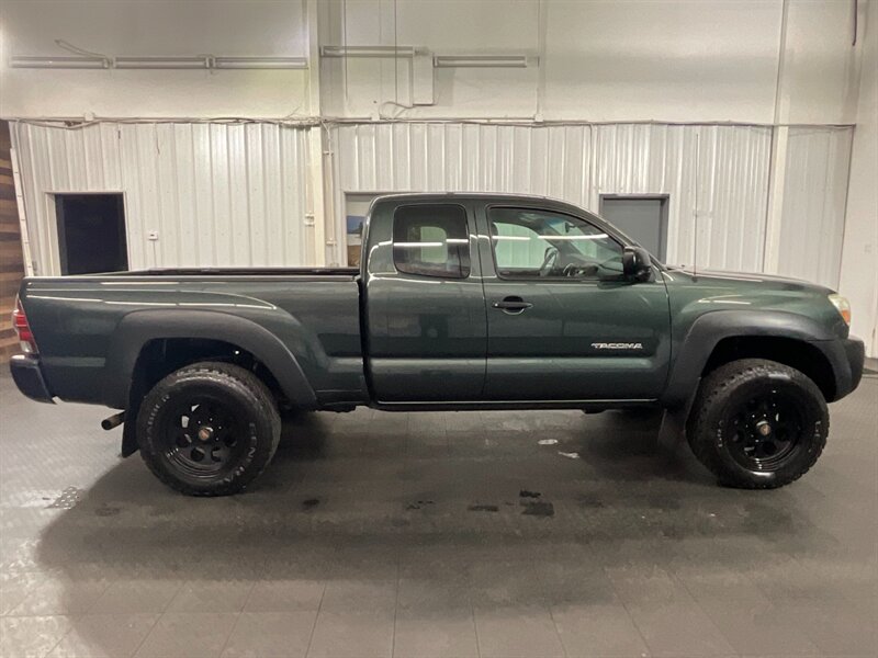 2010 Toyota Tacoma Access Cab 4Dr / 4X4   - Photo 4 - Gladstone, OR 97027